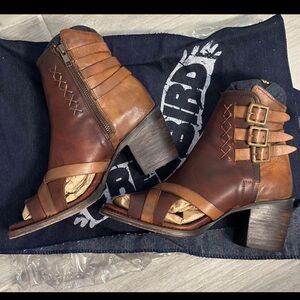 Freebird Peru - Cognac -  Size 8